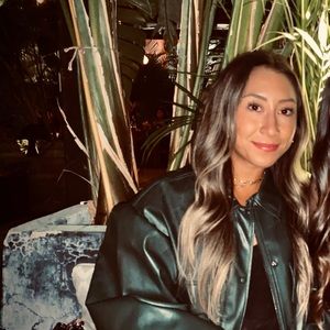 Meet your Posher, Peri